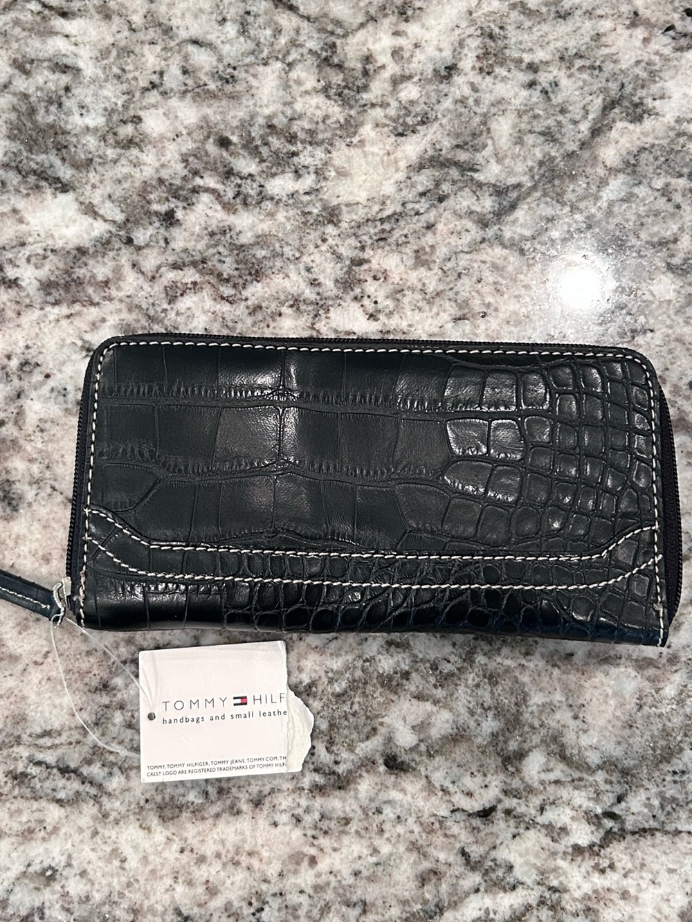 Tommy Hilfiger Picture That Black Croc-Embossed Zip Wallet with White Stitching